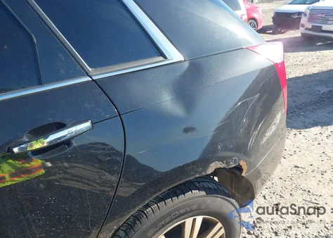 2014 Cadillac Srx Luxury Collection z USA, uszkodzony, nr VIN 3GYFNEE37ES527510